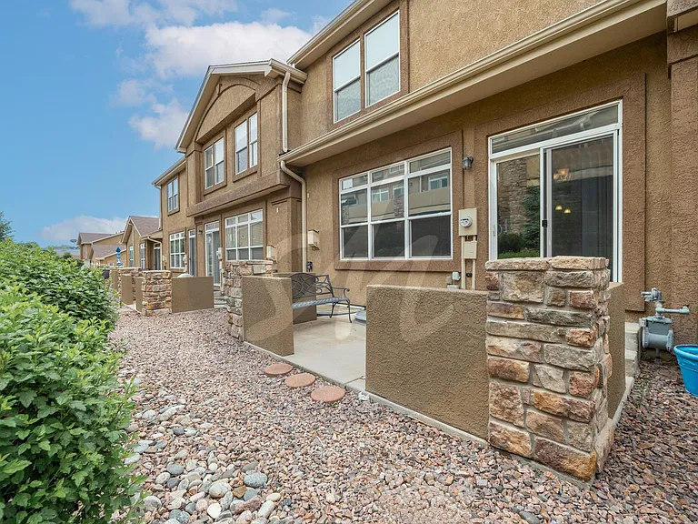 5847 New Crossings Point — Photo 21