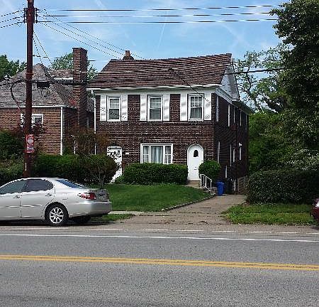 2nd image of 2540 Beechwood Blvd