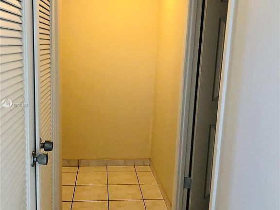 4th image of 18011 Biscayne Blvd APT 1604