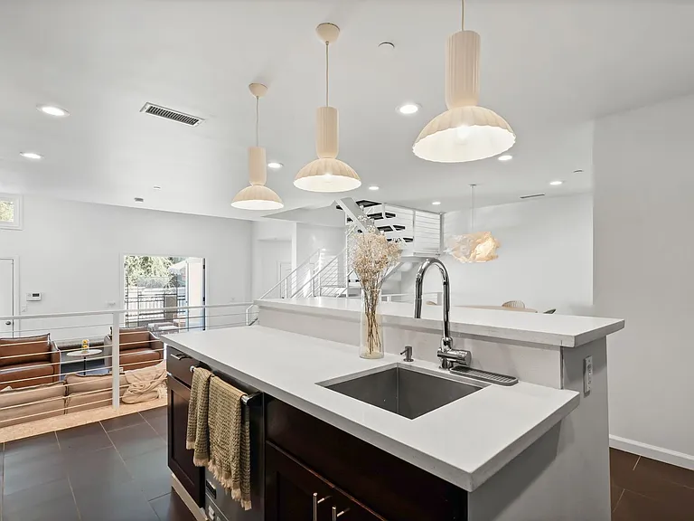 9842 Portola Dr — Photo 16