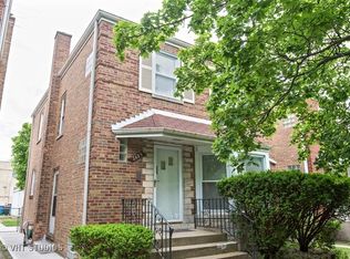 2605 W Balmoral Ave, Chicago, IL 60625