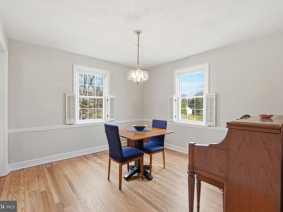 4th image of 2406 Churchill Rd