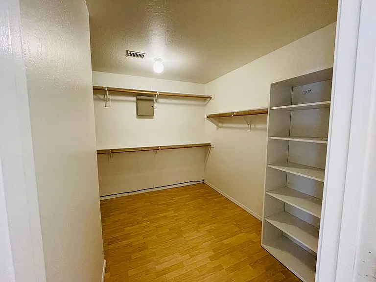 1051 W Todd Dr — Photo 40