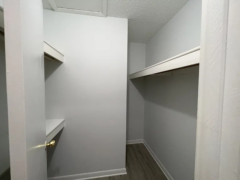 2248 Runnymeade Rdg — Photo 16