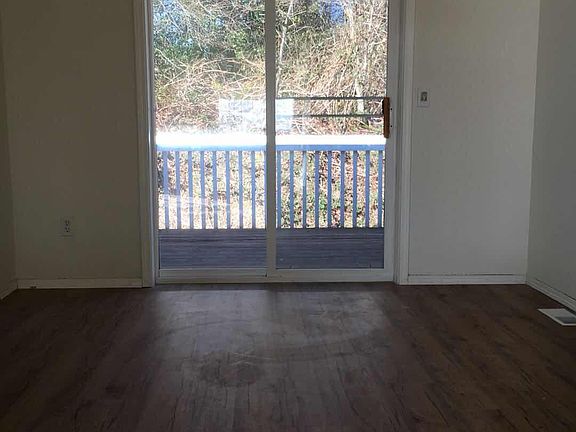 4th image of 2823 48th St NE