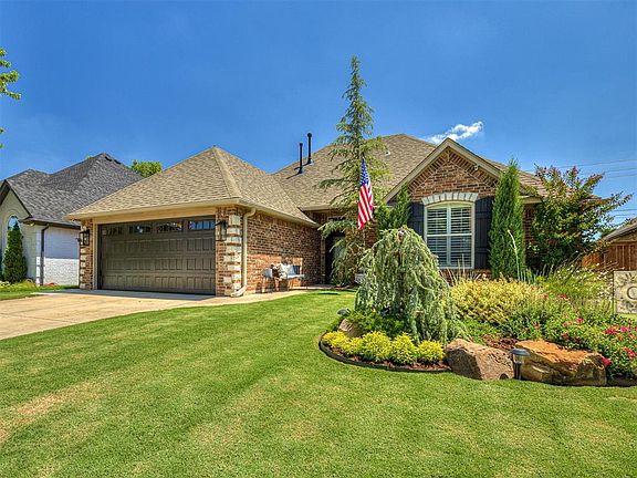 3rd image of 12216 Oak Grove Dr