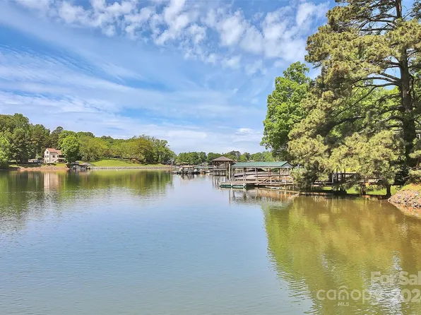 296 Southfork Rd, Mooresville, NC 28117