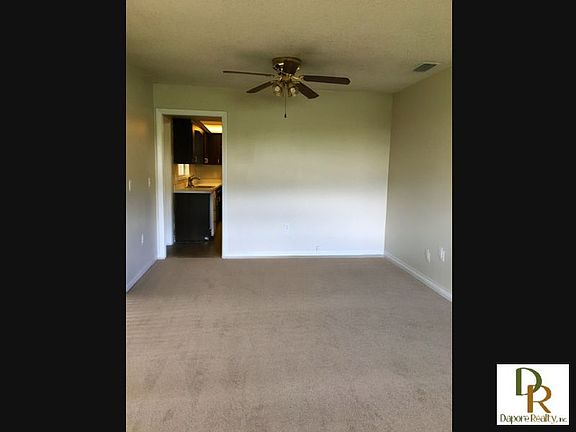 5th image of 623 Applewood Ave