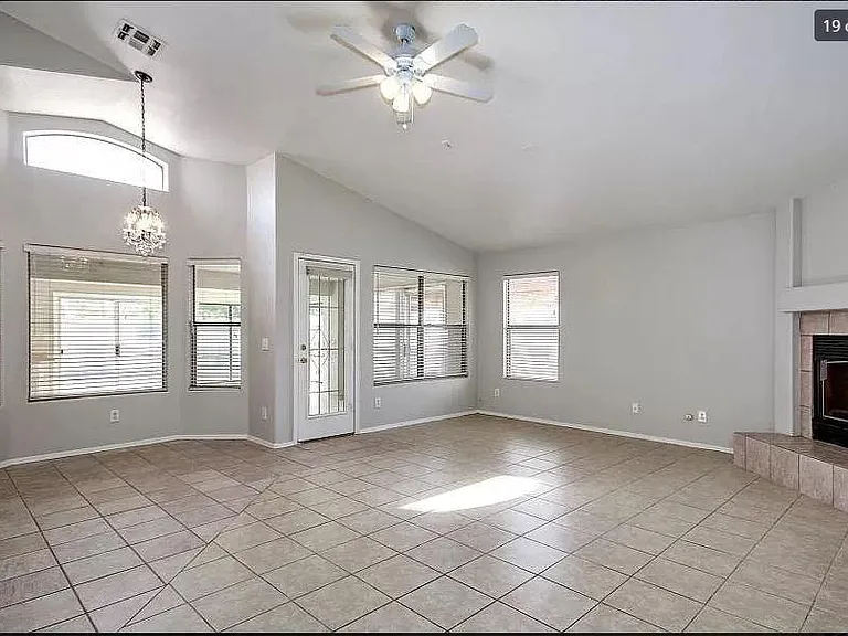 12715 W Cambridge Ave — Photo 13