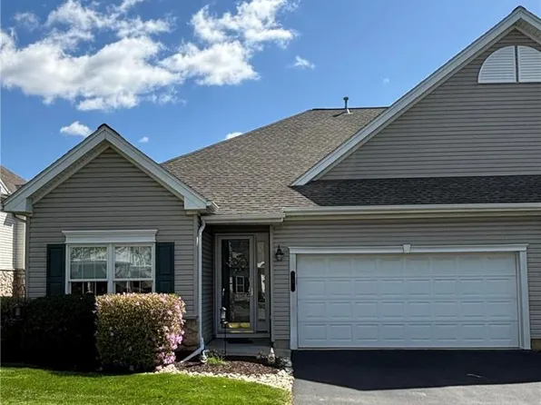 5 Somerset Ln, Easton, PA 18045