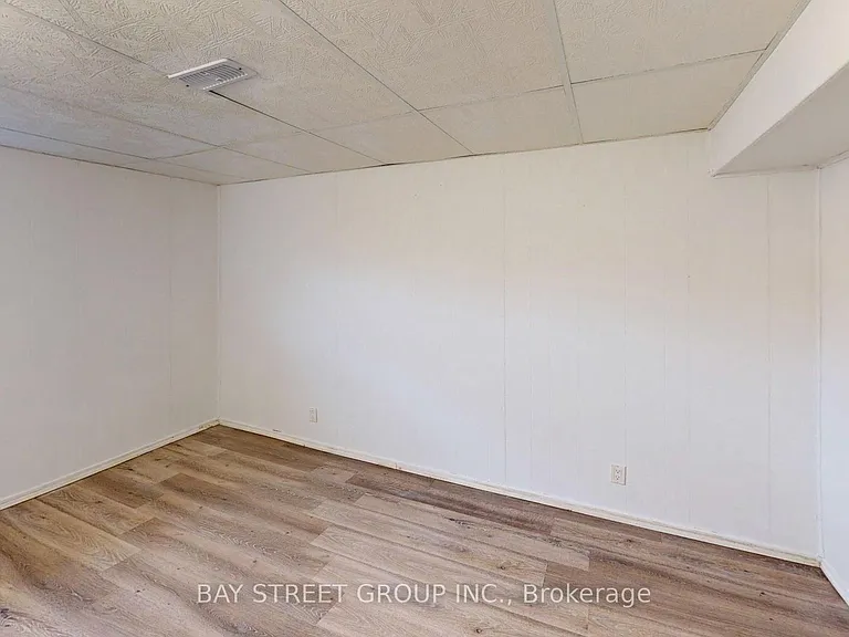 106 Wye Valley Rd #BASEMENT — Photo 8