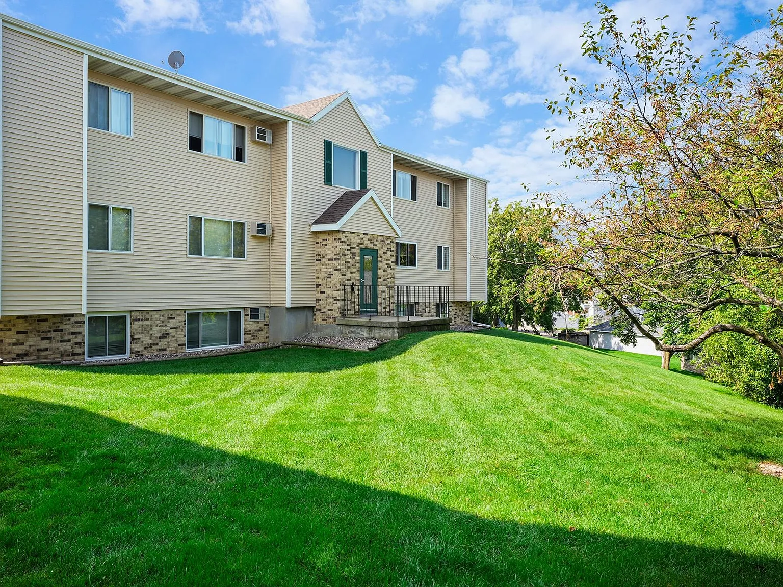 Ridgeview Heights — Photo 3
