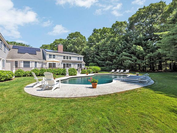 4th image of 72 Highwood Way