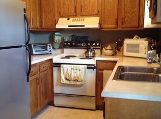 562 E Linden St, Fleetwood, PA 19522