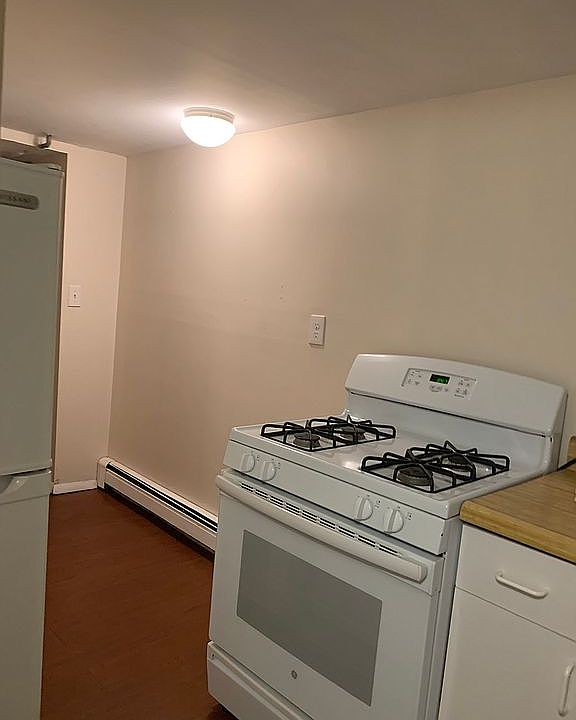 1st image of 563 Hollywood Ave