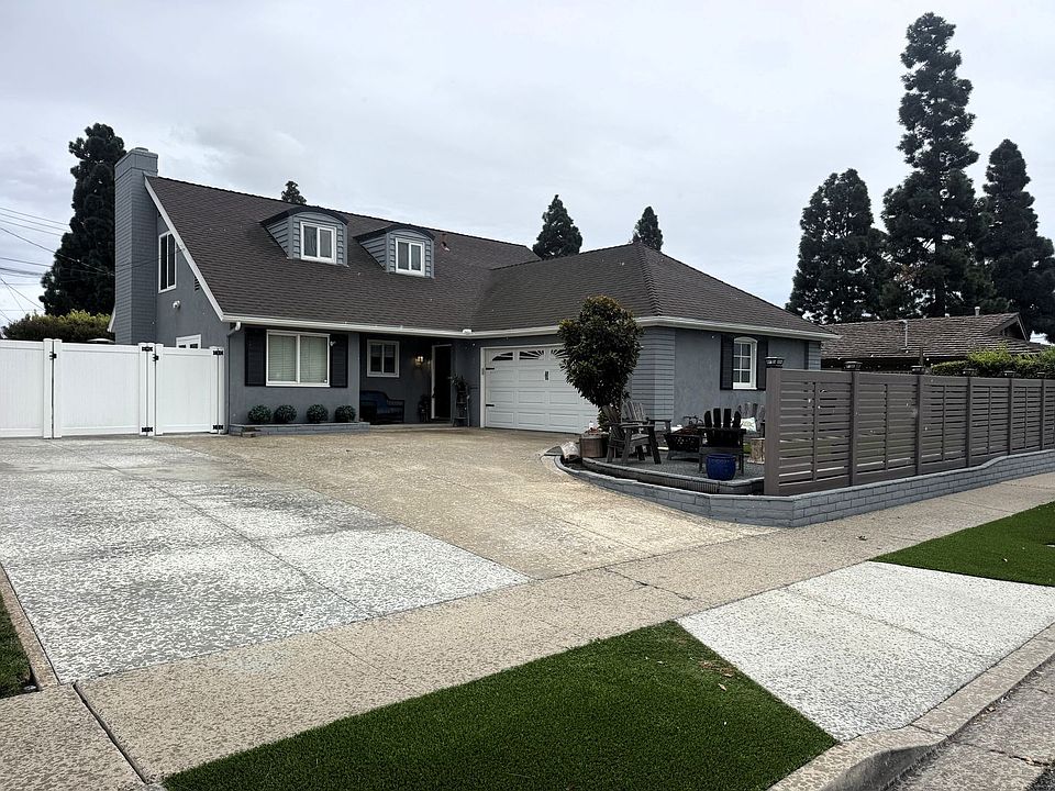 2nd image of 12332 Blackmer St