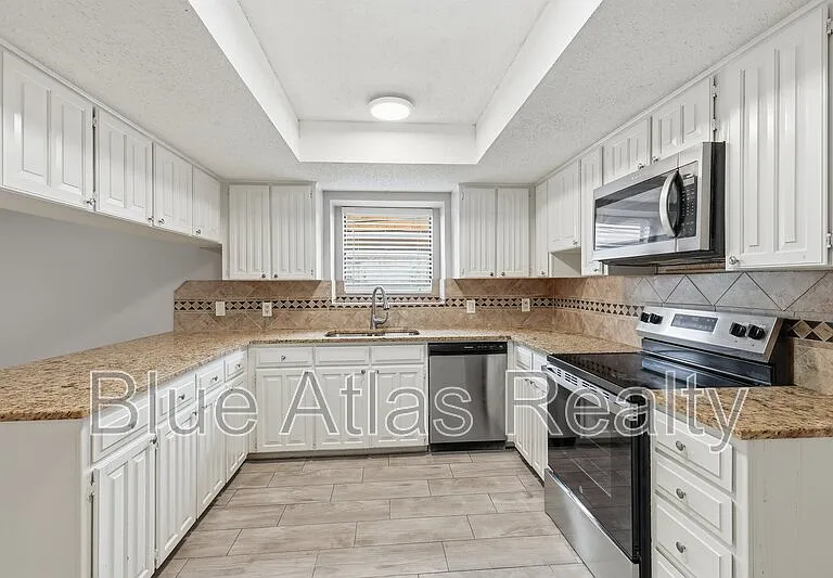 6526 Aires Dr — Photo 7
