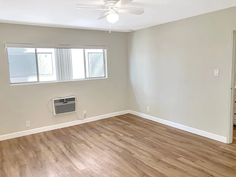 421 North Monterey Street — Photo 16