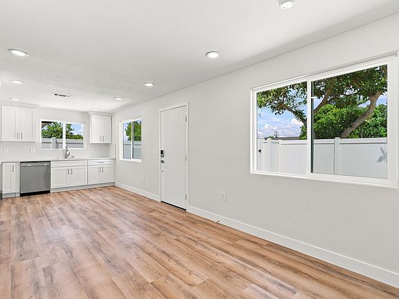 4th image of 16587 Lucia Ln