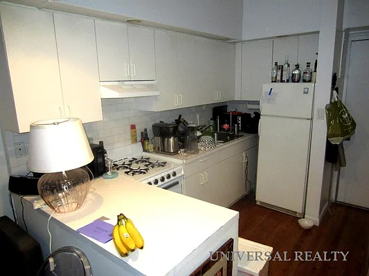 Rented by Universal Realty Group | media 26