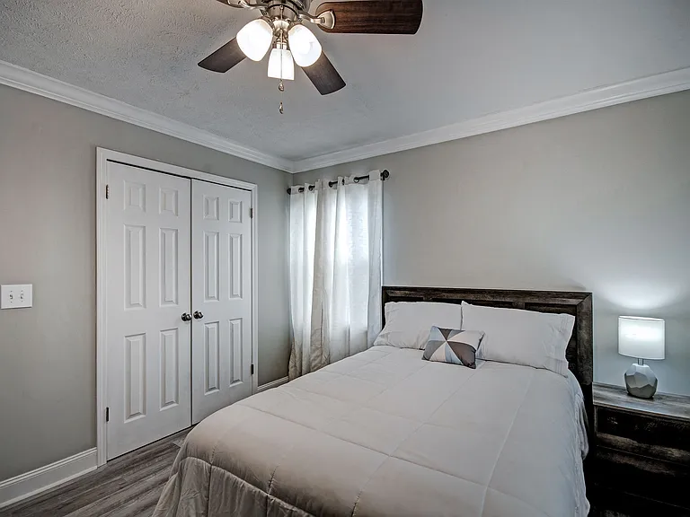 105 Sunset Dr — Photo 16