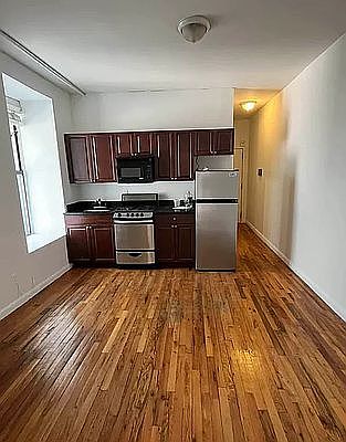 2nd image of 1264 Lexington Ave #3NW