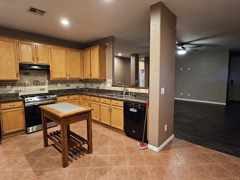 591 Vitano St — Photo 5