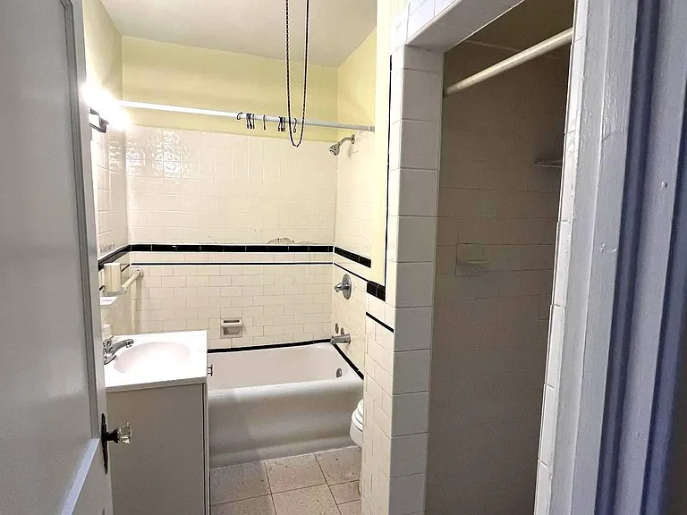 652 Jamestown St — Photo 10