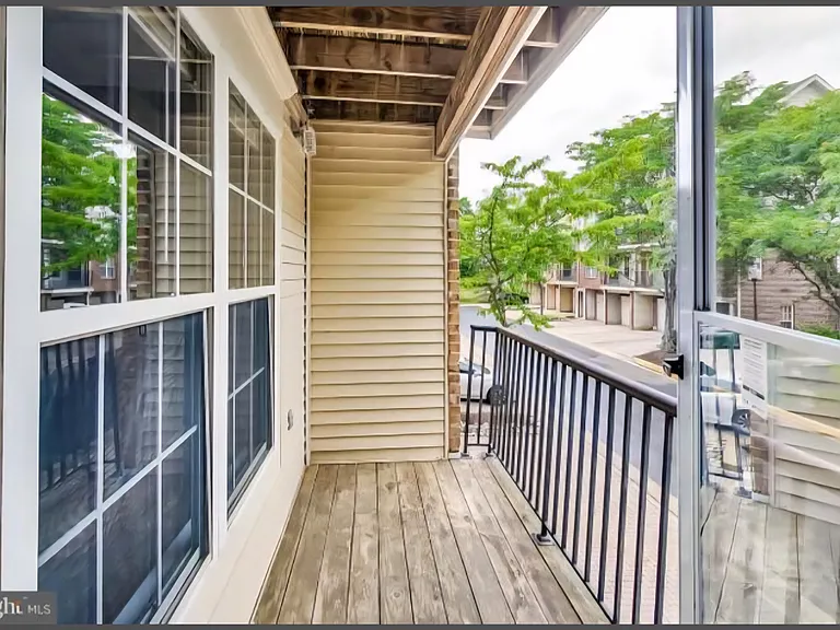 9908 Spanish Oak Way #73 — Photo 14