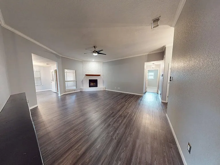 106 Cedar Ridge Dr — Photo 3