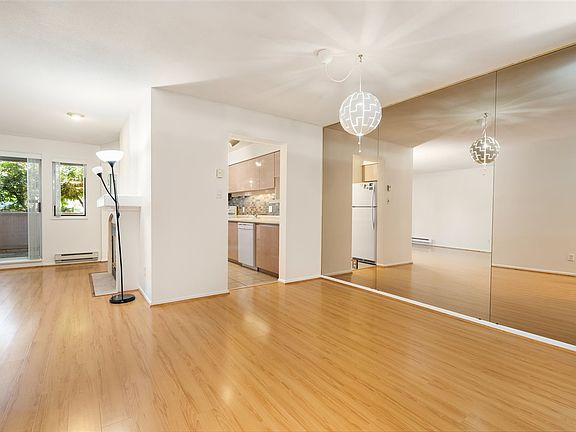 4th image of 525 Austin Ave #102