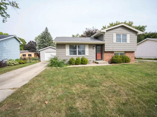 415 Northview Dr, Waukee, IA 50263