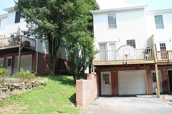 5th image of 259 Hunter Hills Cir APT 1
