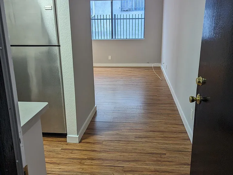 7014 Lanewood Ave #5 — Photo 3