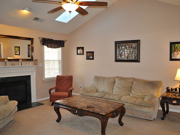3rd image of 132 Silver Birch Ln