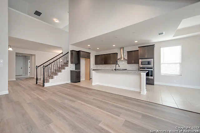 118 Wickersham — Photo 4