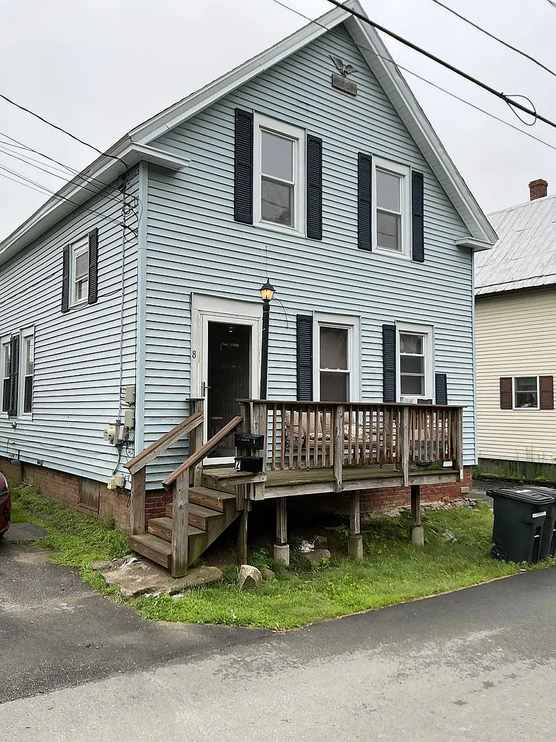 8 Veterans Court — Photo 1