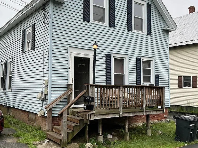 8 Veteran Ct — Photo 1