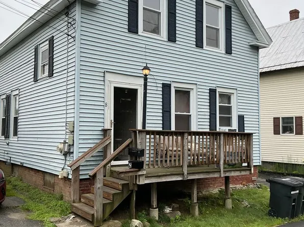 8 Veteran Ct, Waterville, ME 04901