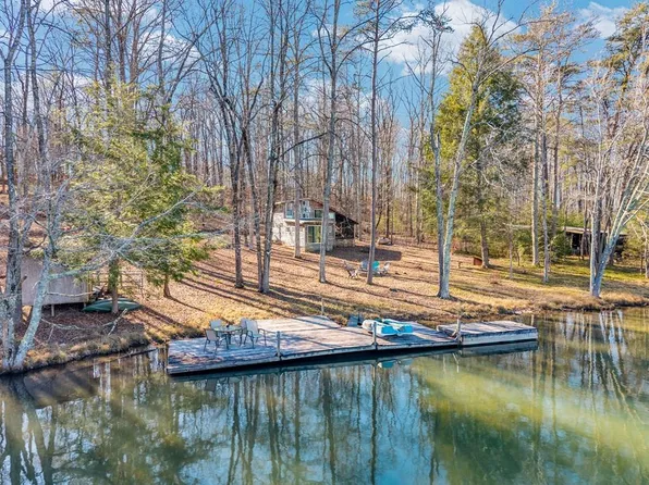 107 Burchette Dr, Crossville, TN 38572