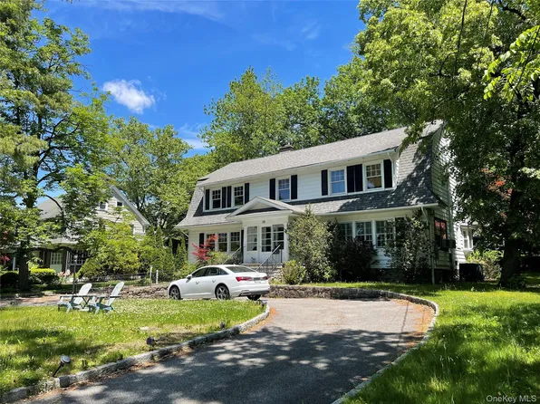38 Gedney Park Dr, White Plains, NY 10605