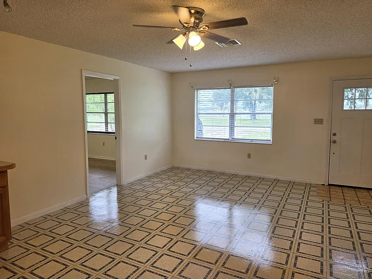 1531 Lake Clay Dr — Photo 8