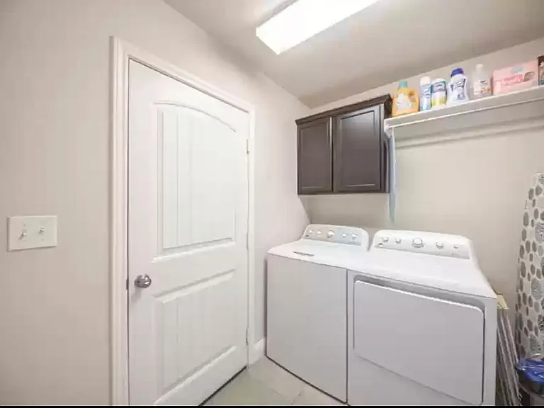 6911 Corral Dr — Photo 2