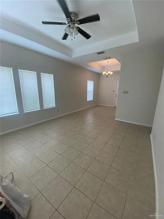 2 bed, 2.0 bath, 3780 sqft, $900 — Photo 4
