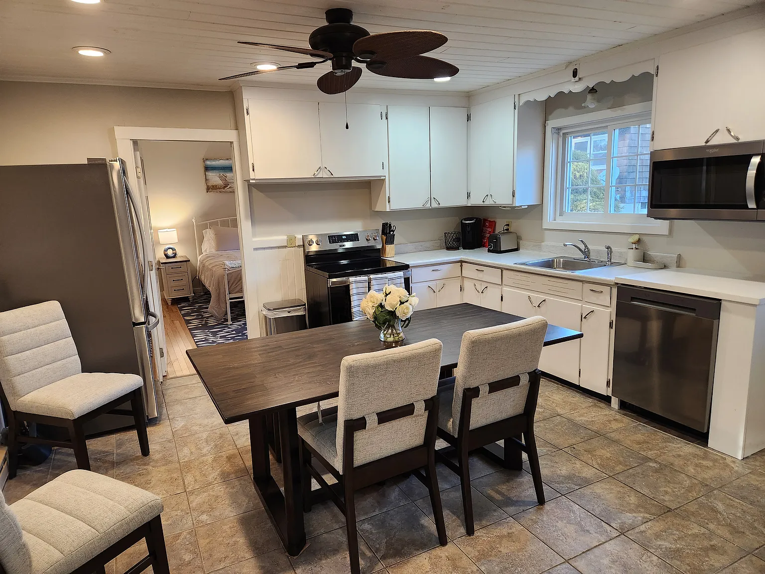 28 Reggio Ave — Photo 3