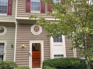 1592 Woodcrest Dr, Reston, VA 20194