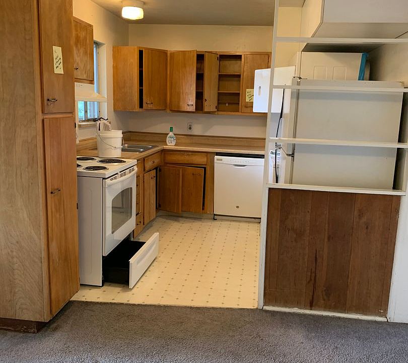 2nd image of 715 37th St