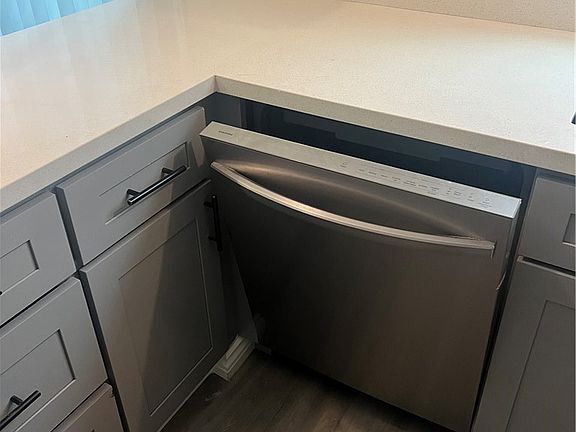 5th image of 1126 E Arcadia Ct #1126C