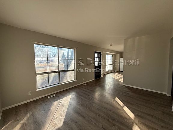 3rd image of 229 Cedarwood Ave