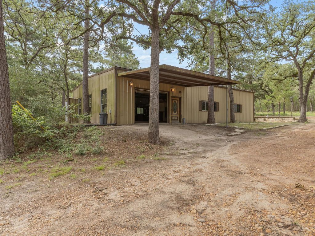 571 Pine Canyon Dr, Smithville, TX - View 2
